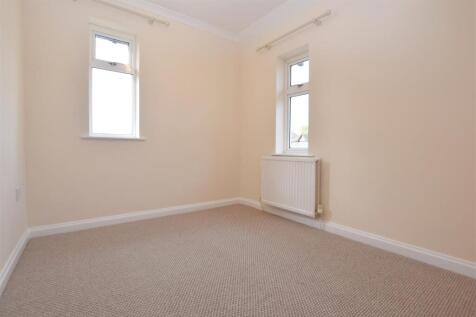 Secondary Bedroom.jpg