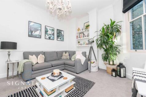 Living Room 4.jpg