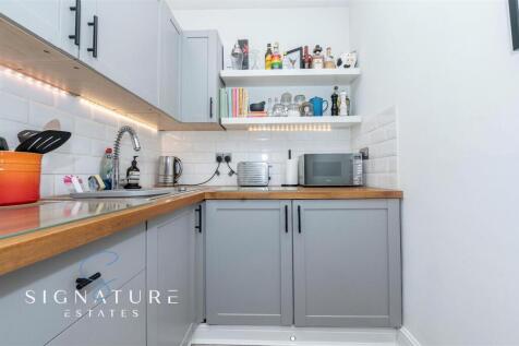 Kitchen 2 (3).jpg
