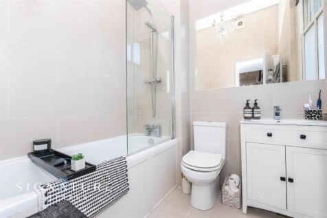 Bathroom 1.jpg