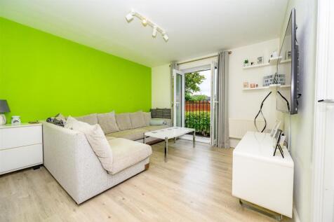 Lounge/ Dining Room