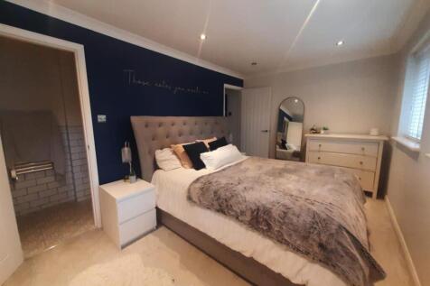 Bedroom 1- Master