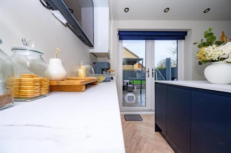 Kitchen/ Breakfast Room