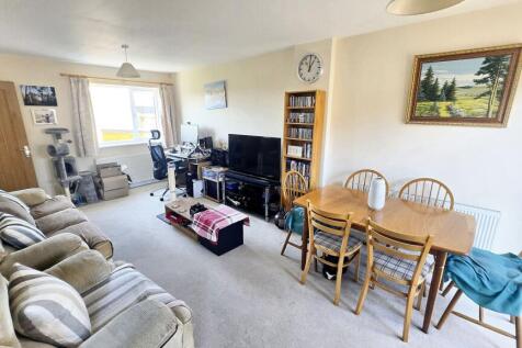 Living Room / Open Plan Kitchen