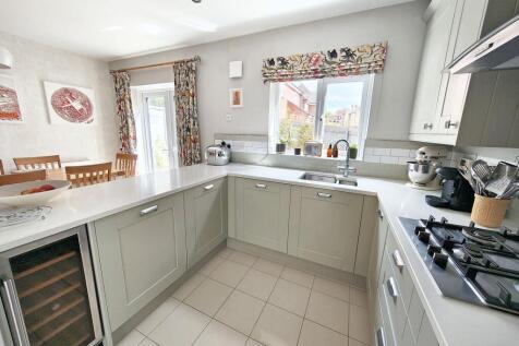 Kitchen / Breakfast Room