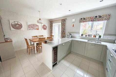 Kitchen / Breakfast Room