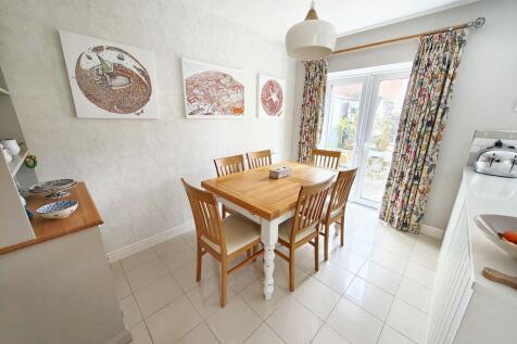 Kitchen / Breakfast Room