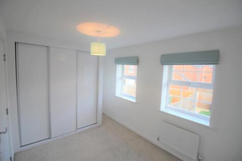 Bedroom 2 (1st floor)
