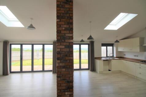 Lounge/Kitchen