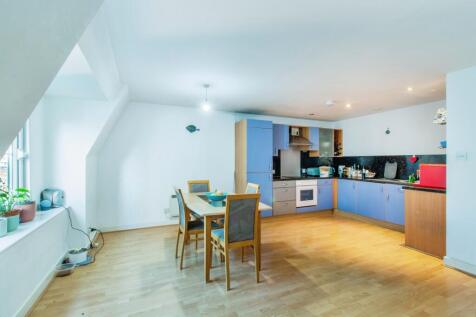 Lounge / Kitchen