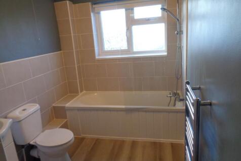 Shirley Close 18 Bat