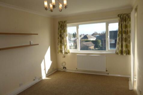 Clare Court 8A Livin