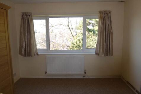 Clare Court 8A Bedro