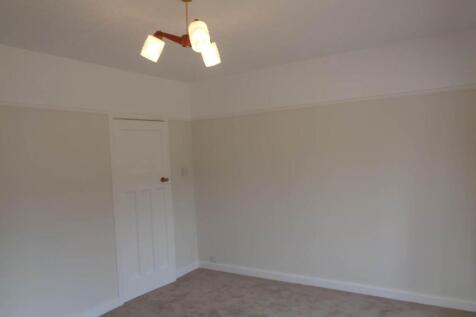 Dean Court 5 Living 
