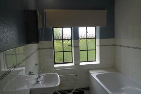 Dean Court 5 Bathroo
