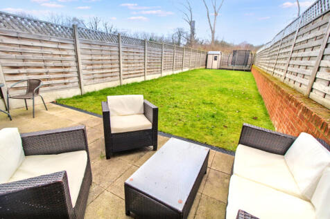 rear garden and seating area.JPG