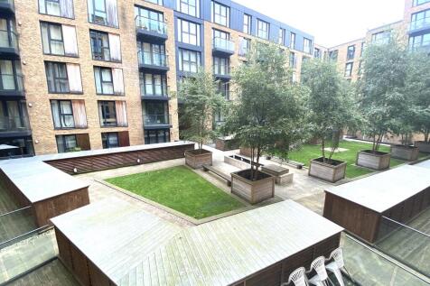 Communal Courtyar...