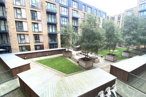 Communal Courtyar...
