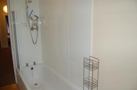 Bathroom.JPG