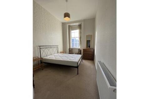 bedroom2.JPG