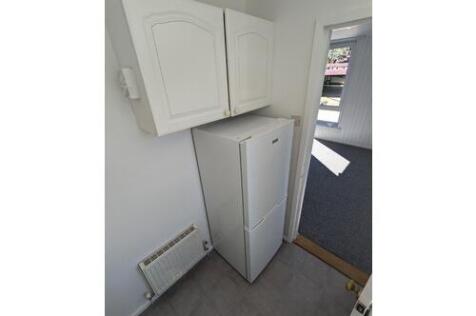 Kitchen 2.jpg
