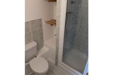 Bathroom 1.jpg