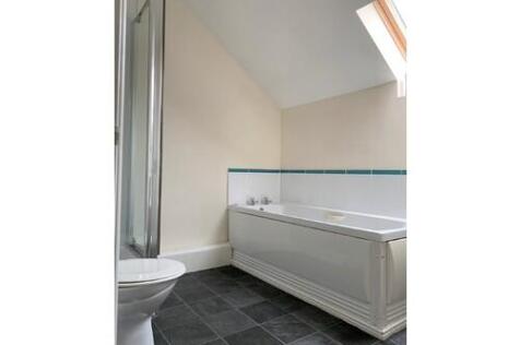 Bathroom 1.jpeg