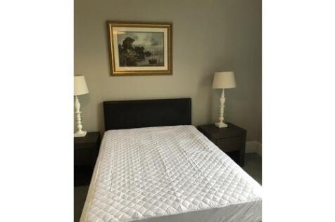 bedroom2.JPG