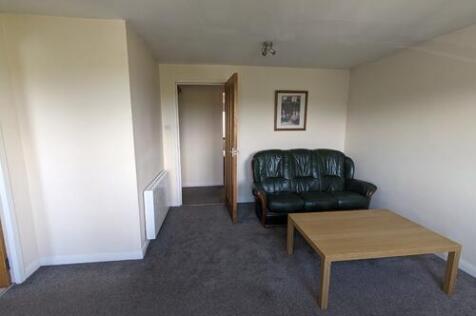 5 12 Appin Terrace living room.jpg
