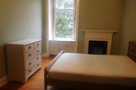 bedroom b.JPG