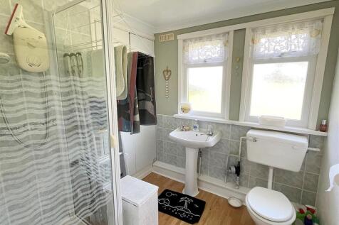 Shower Room.jpg