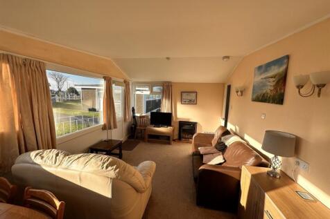 Lounge 2.JPEG