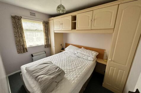 Bedroom 1.JPEG