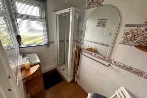 Shower Room.JPEG