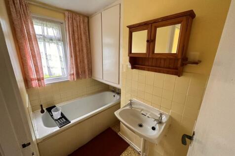 Bathroom.JPEG