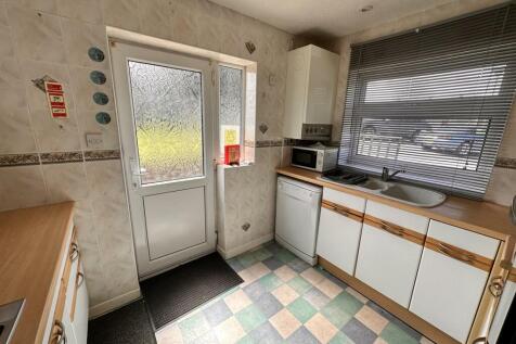 Kitchen 1.JPEG