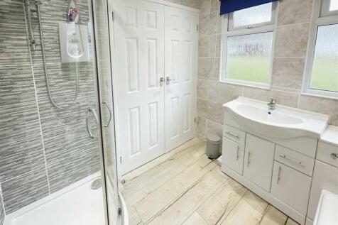 Shower 20Room.jpg