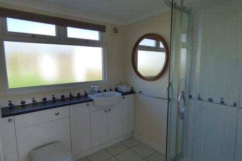 Shower Room.JPG