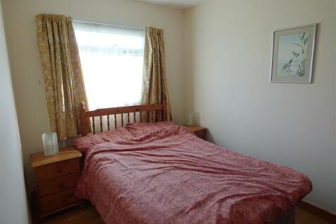 121 Norton Park Bedroom One.jpg