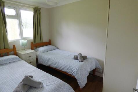 Bedroom One.jpg