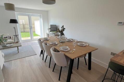 Dining Area.jpg