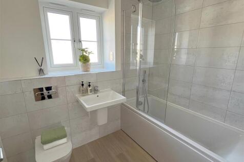 Family Bathroom.jpg