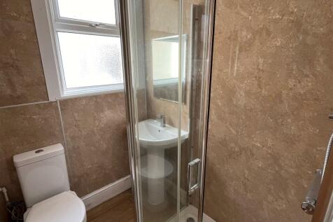 Shower Room.jpg