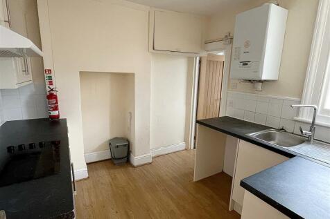 Kitchen 2.jpg