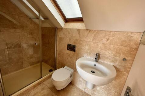 Bedroom 1 En Suite.JPEG