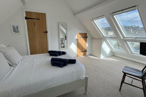 Bedroom One.jpg