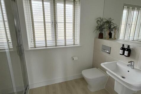 Ensuite Shower Room.jpg