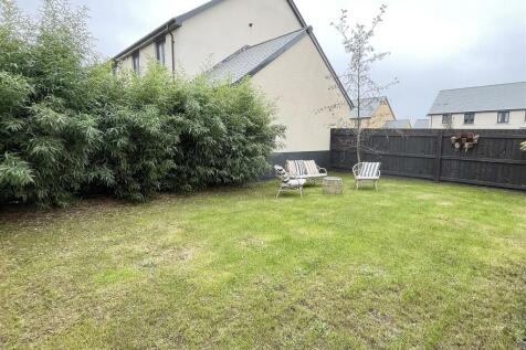 Rear Garden 2.jpg