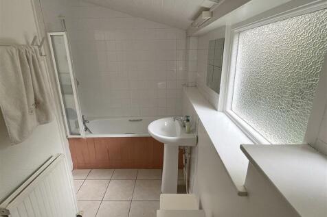 Bathroom.jpg