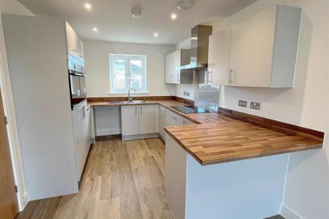 Kitchen 2.jpg